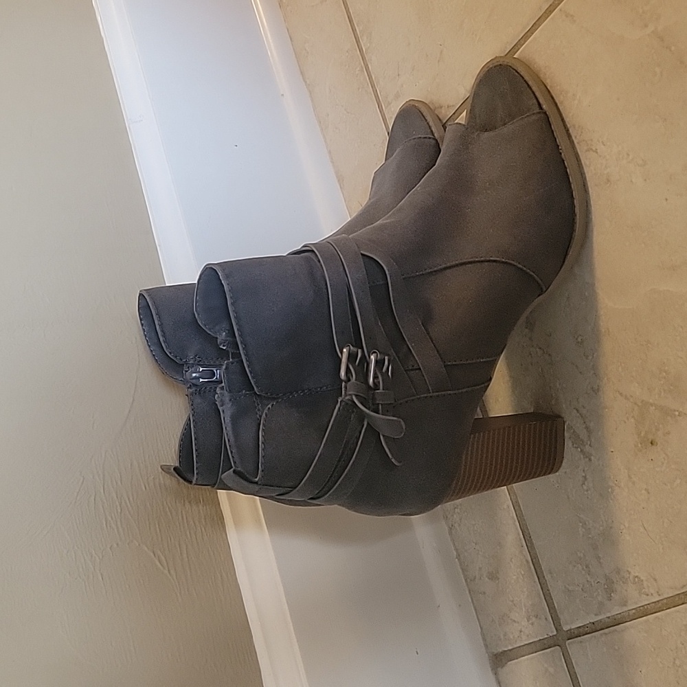 Ankle booties